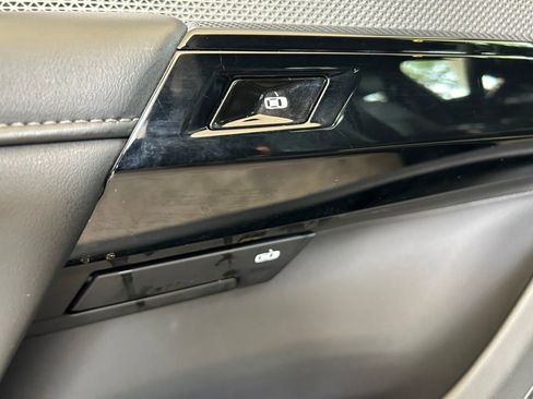 Used 2025 BMW 740i RWD image 42