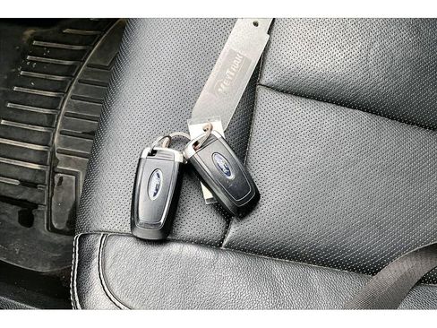 Used 2018 Ford F150 Lariat w/ Equipment Group 502A Luxury AWD/4WD image 14