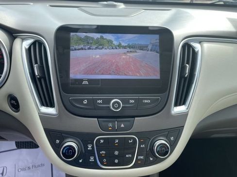 Used 2024 Chevrolet Malibu LT FWD image 21