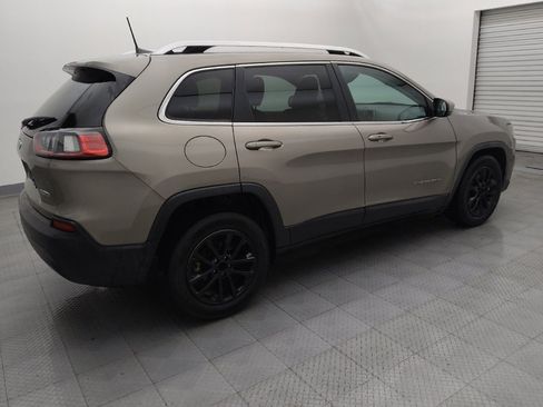 Used 2019 Jeep Cherokee Latitude Plus w/ Comfort/Convenience Group image 10