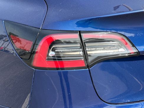 Used 2021 Tesla Model 3 Standard Range Plus RWD image 27