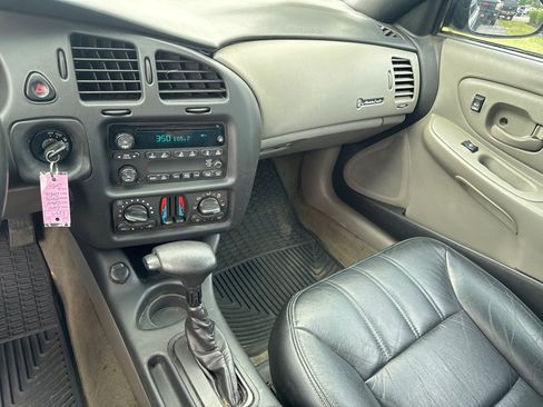 Used 2004 Chevrolet Monte Carlo LS w/ Preferred Equipment Group FWD image 14