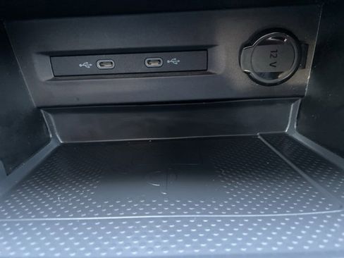 Certified 2022 Volkswagen Taos SE image 21