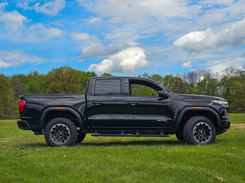 New 2026 GMC Canyon AT4 w/ Technology Plus Package AWD/4WD image 2