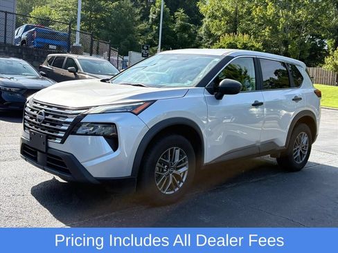 Used 2024 Nissan Rogue S AWD/4WD image 4