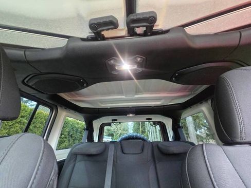 Used 2018 Jeep Wrangler Unlimited Sport AWD/4WD image 17