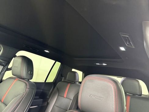 Used 2024 Chevrolet Traverse RS image 12