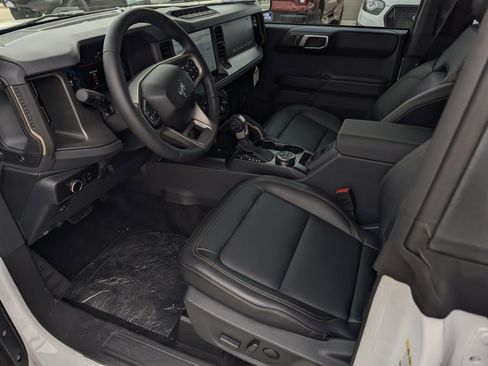 New 2026 Ford Bronco Badlands w/ Sasquatch Package AWD/4WD image 9