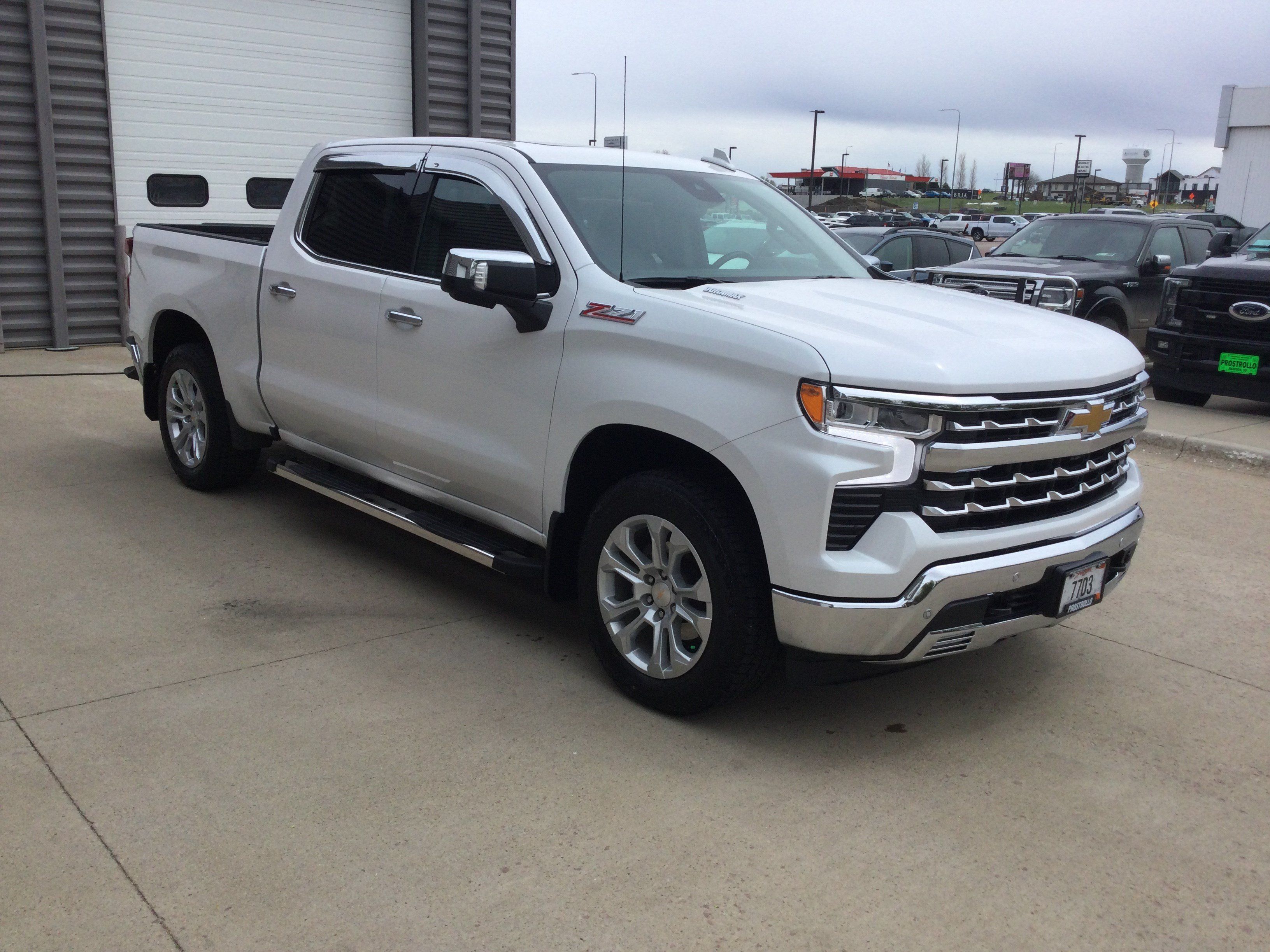 Used 2024 Chevrolet Silverado 1500 LTZ w/ LTZ Premium Package AWD/4WD image 4