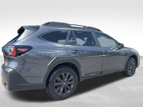 Used 2025 Subaru Outback Onyx Edition image 9