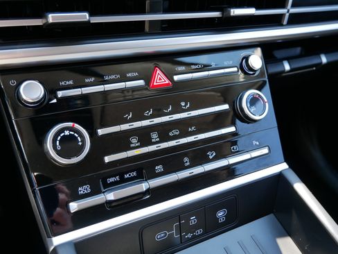 Certified 2026 Hyundai Santa Fe SE image 19