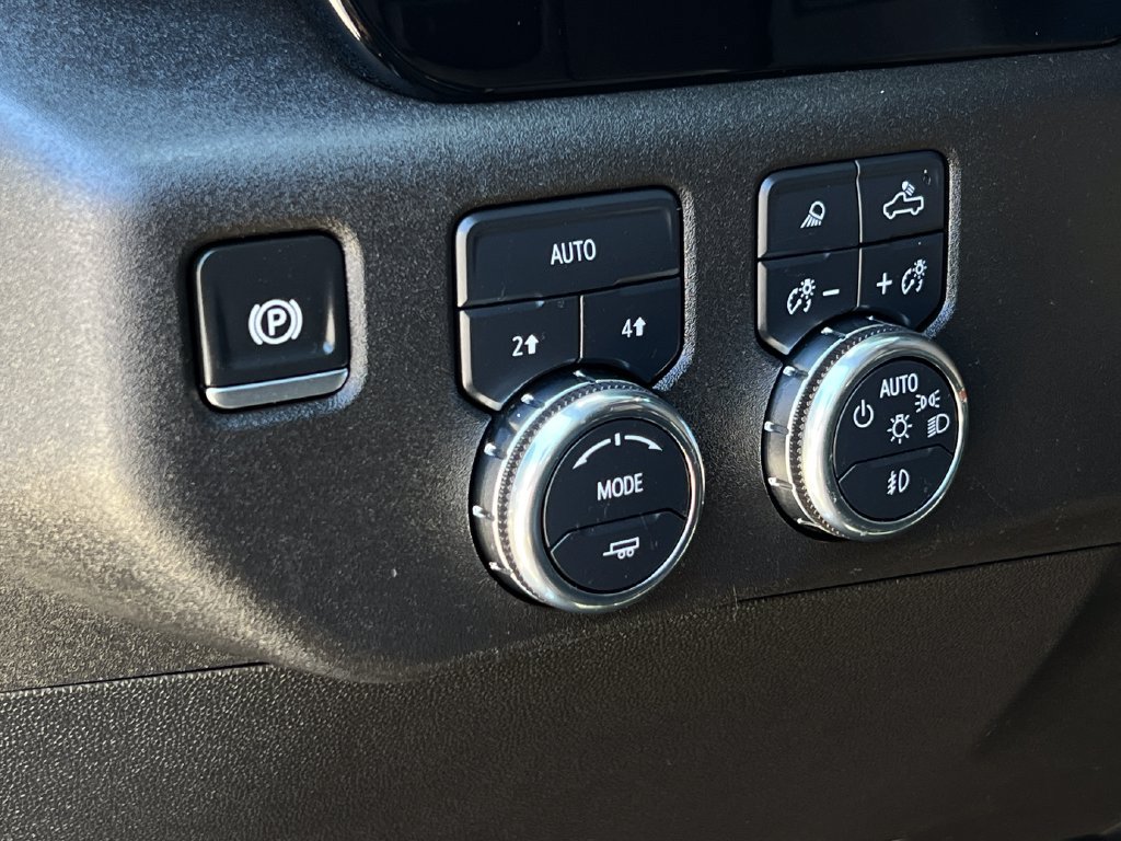 Used 2025 GMC Sierra 1500 SLT AWD/4WD image 8