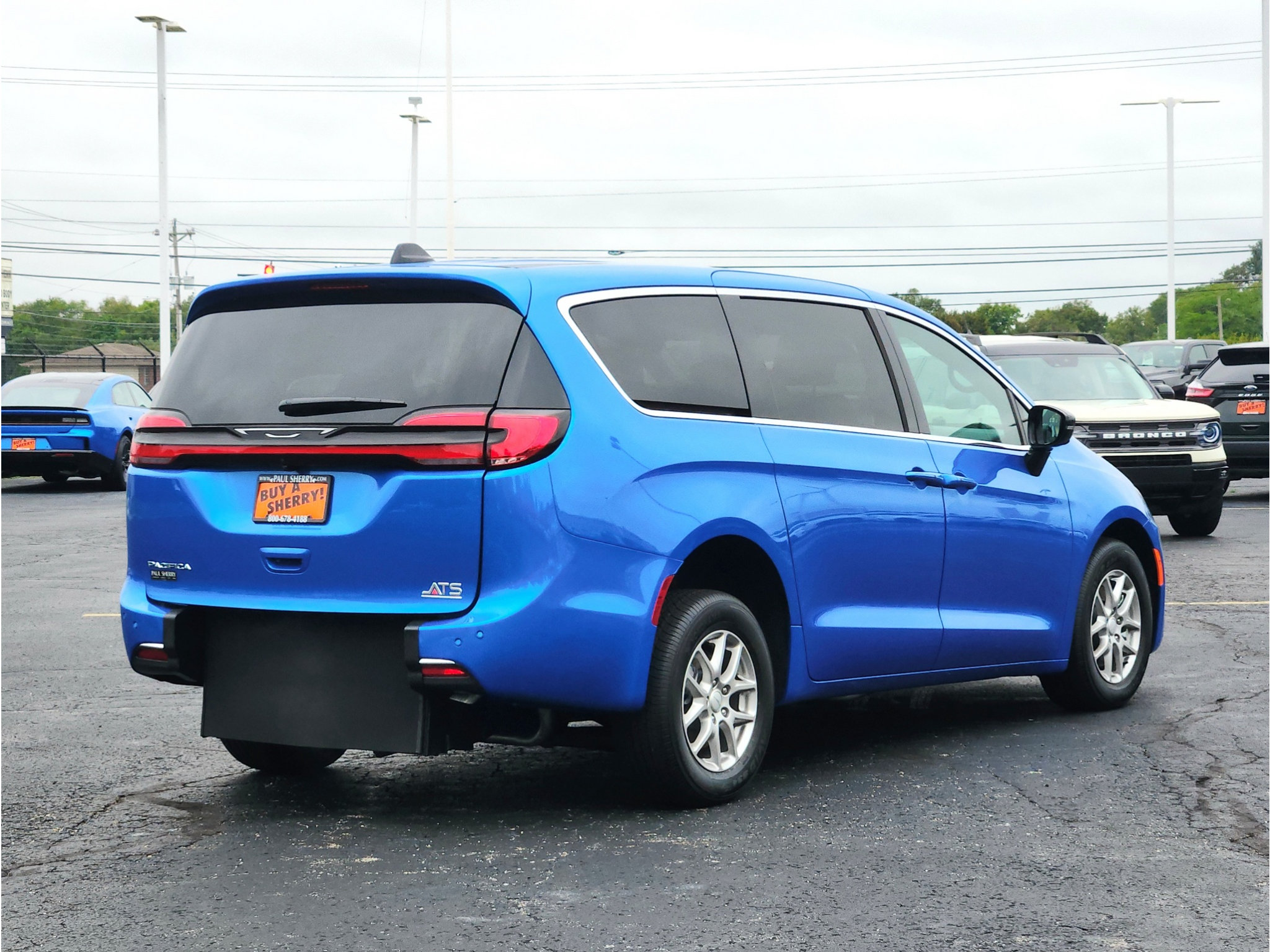 New 2027 Chrysler Pacifica Select FWD image 10