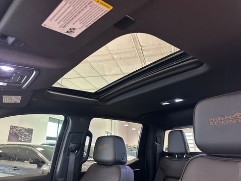 Used 2024 Chevrolet Silverado 1500 High Country image 36