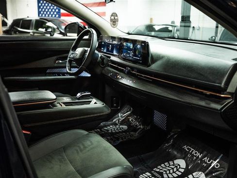 Used 2024 Nissan Ariya FWD image 13