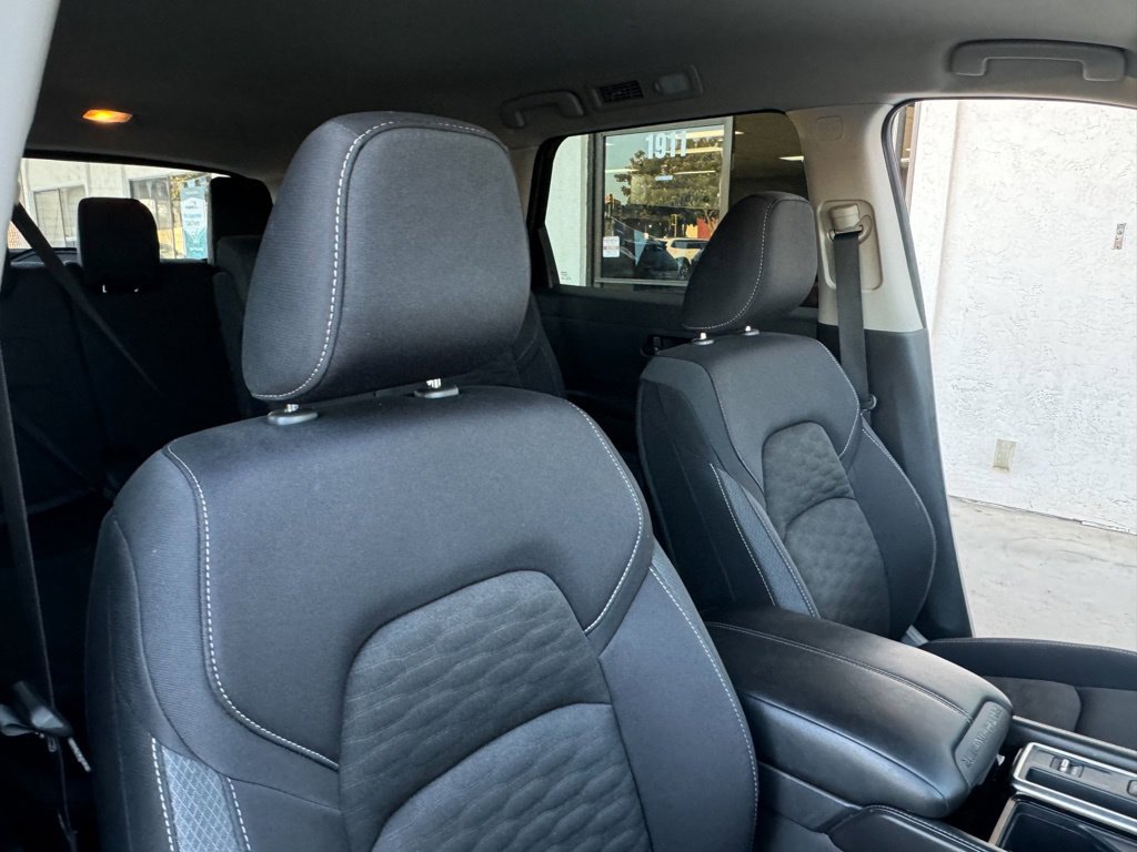 Used 2024 Nissan Pathfinder SV FWD image 26