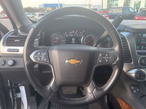 Used 2019 Chevrolet Suburban Premier image 18