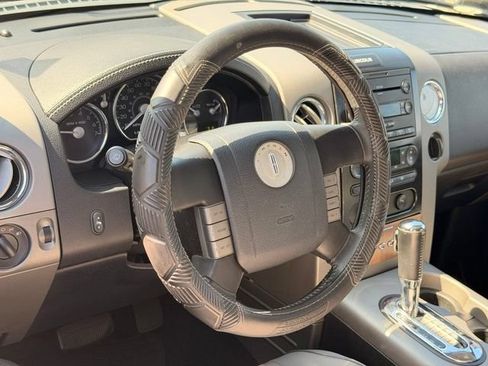 Used 2006 Lincoln Mark LT 4x4 image 21