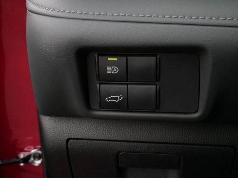 Certified 2022 Toyota Highlander LE image 27