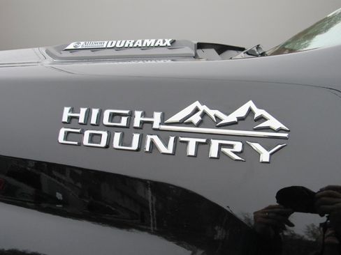 Used 2024 Chevrolet Silverado 2500 High Country image 19