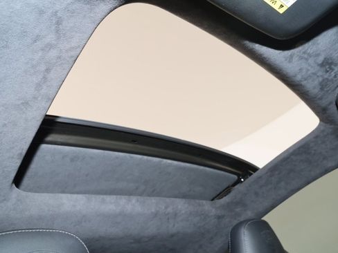 Used 2016 Porsche 911 Carrera Black Edition w/ Sport Chrono Package image 11