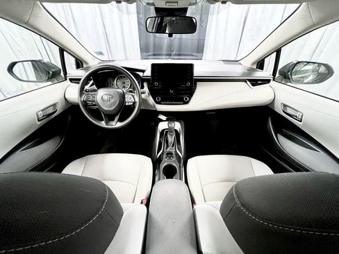 Used 2022 Toyota Corolla LE image 18