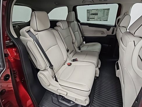 New 2026 Honda Odyssey Touring image 38