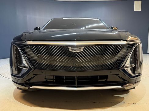 Certified 2024 Cadillac Lyriq Luxury AWD/4WD image 6