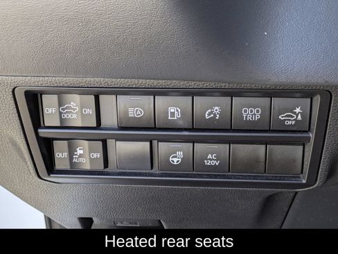 Used 2022 Toyota Tundra Platinum w/ Advanced Package AWD/4WD image 24