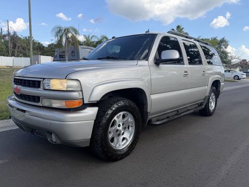 Used 2005 Chevrolet Suburban Z71 w/ Preferred Equipment Group image 1