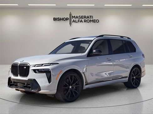 Used 2023 BMW X7 M60i w/ Executive Package image 4