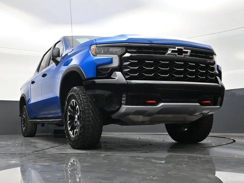 Used 2024 Chevrolet Silverado 1500 ZR2 w/ Technology Package AWD/4WD image 27