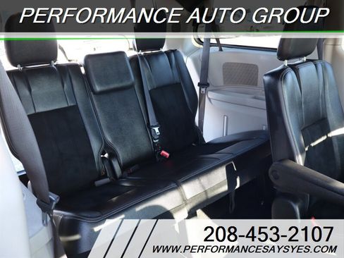Used 2017 Dodge Grand Caravan SXT image 11
