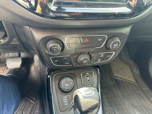 Used 2018 Jeep Compass Limited AWD/4WD image 12