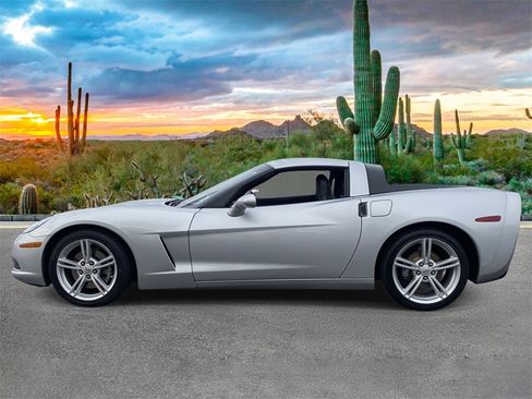 Used 2010 Chevrolet Corvette Coupe image 6