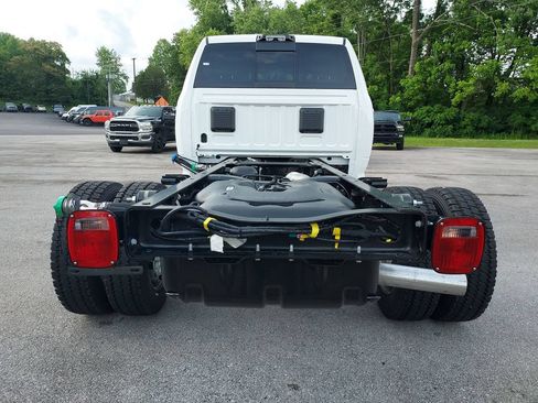 New 2026 RAM 4500 4x4 Crew Cab DRW w/ Laramie Trim Package image 29