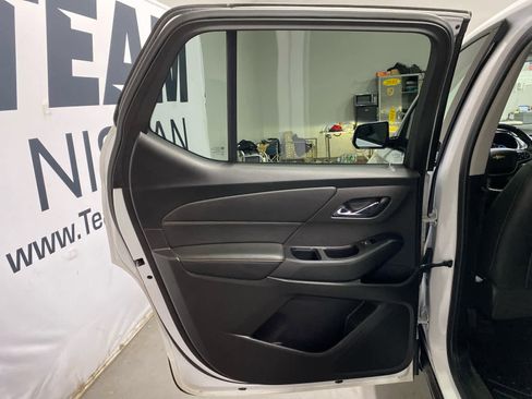 Used 2019 Chevrolet Traverse RS image 23