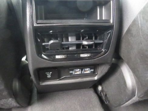 Used 2022 Jeep Grand Cherokee Altitude image 16