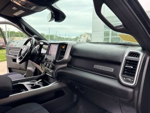 Used 2022 RAM 2500 Big Horn w/ Level C Equiment Group AWD/4WD image 33