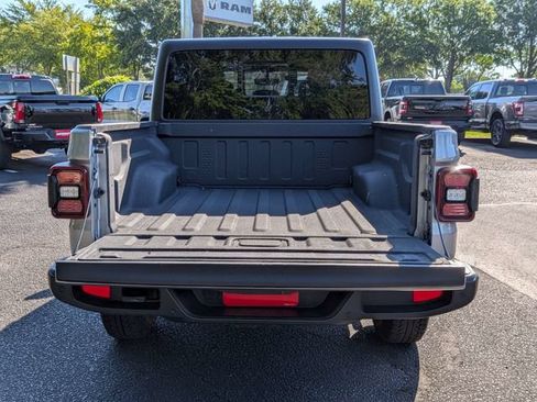 Used 2020 Jeep Gladiator Sport w/ Quick Order Package 24S AWD/4WD image 14