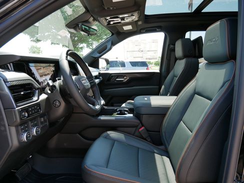 New 2026 GMC Yukon AT4 w/ AT4 Premium Plus Package AWD/4WD image 6