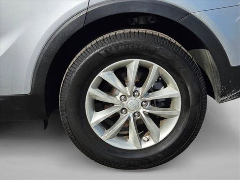 Used 2016 Kia Sorento L image 20