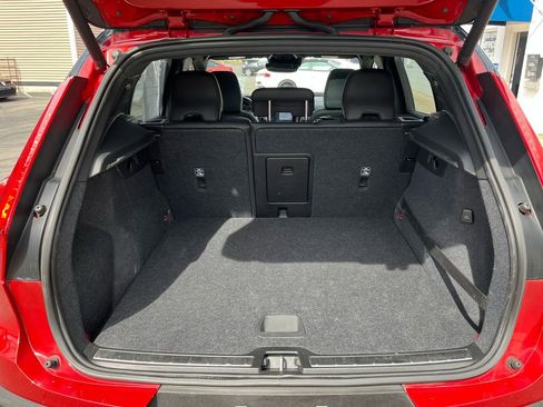 Used 2019 Volvo XC40 T5 R-Design image 23