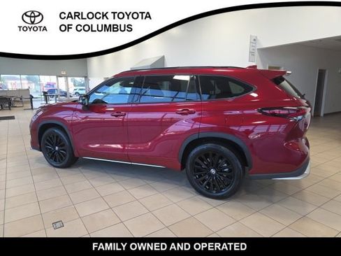 Used 2025 Toyota Highlander XSE AWD/4WD image 10