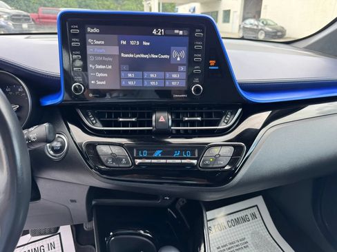 Used 2021 Toyota C-HR XLE FWD image 26