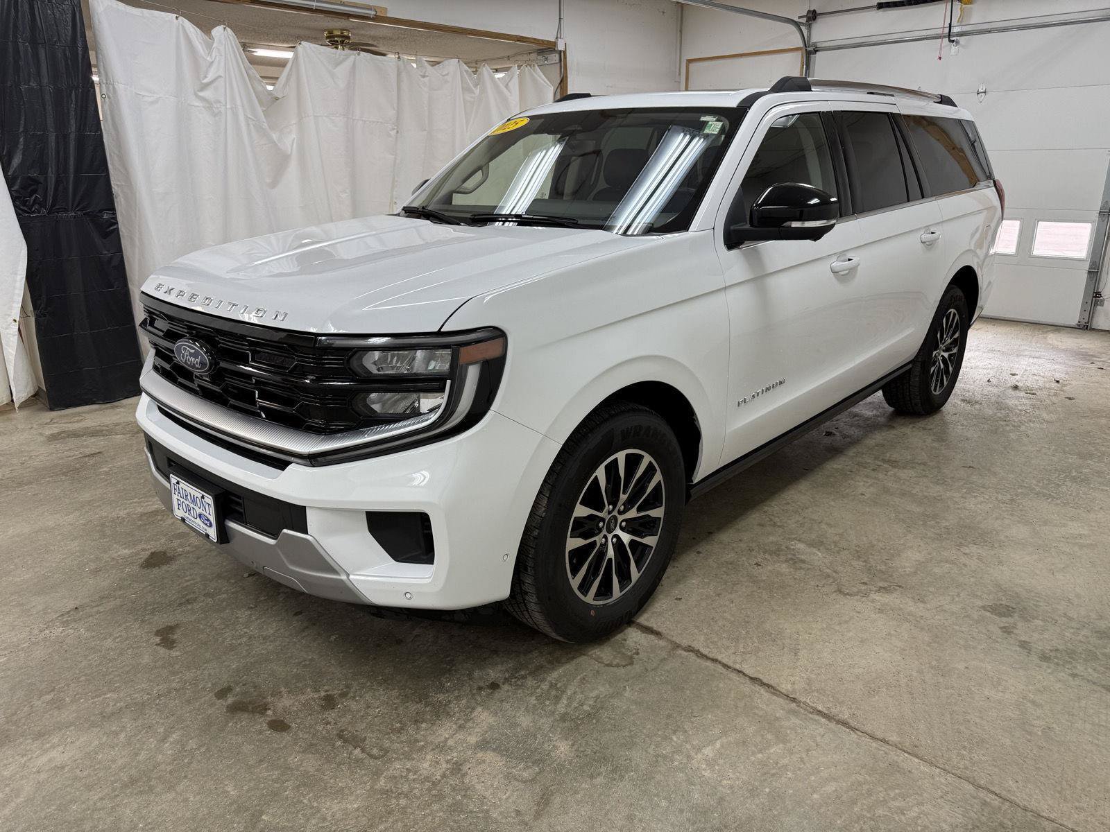 Used 2025 Ford Expedition Max Platinum AWD/4WD image 9