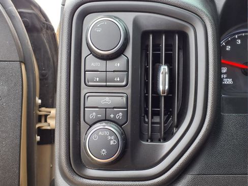 Used 2023 Chevrolet Silverado 1500 Custom Trail Boss w/ LPO, Dark Essentials Package image 15