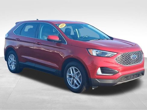 Used 2024 Ford Edge SEL image 3