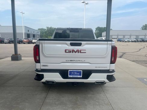 Used 2023 GMC Sierra 1500 Denali w/ Denali Reserve Package AWD/4WD image 4