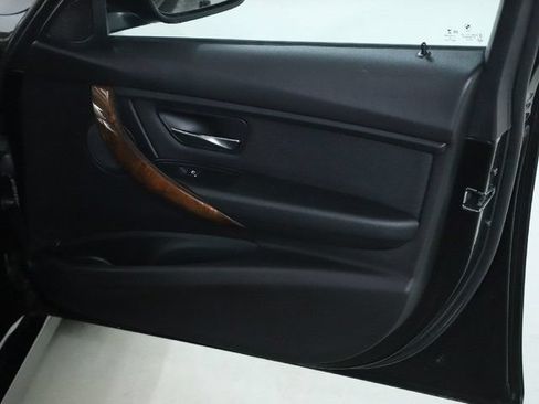 Used 2018 BMW 320i Sedan RWD image 37